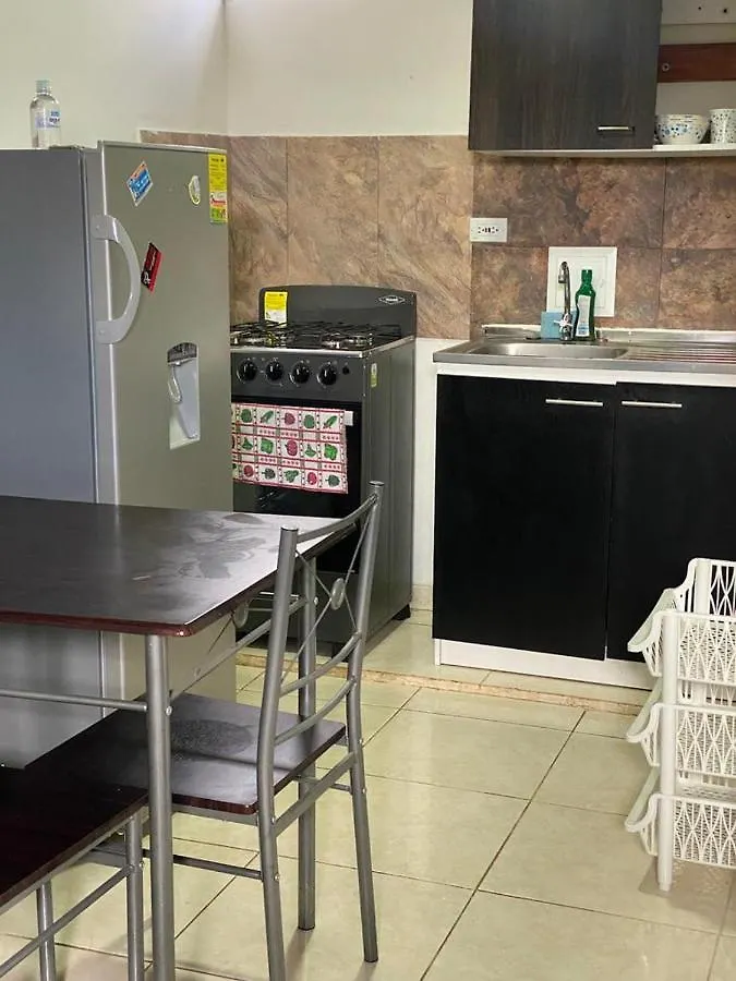 Apartamento CERCA AEROPUERTO, Fotos y huellas para visa americana, embajada EEUU Bogotá